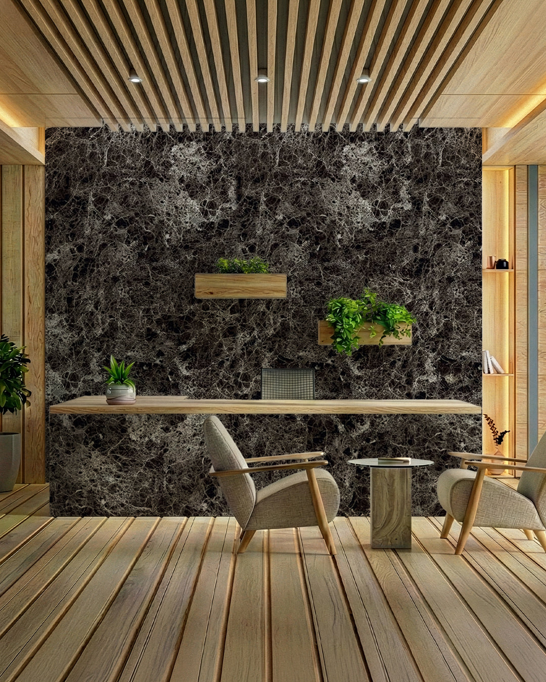 Wandpaneele Marmoroptik 122x244 cm in einer eleganten Innenarchitektur mit Holz und Pflanzen.